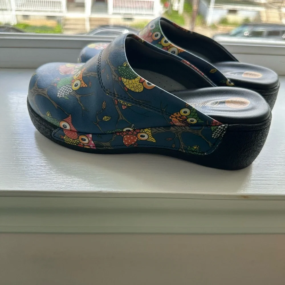 Clogs - Picture 5 of 5